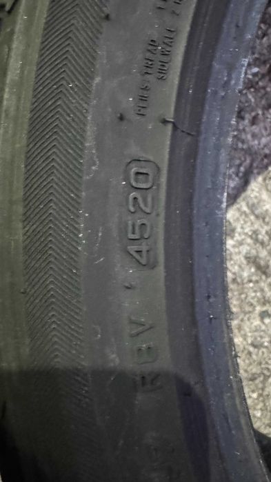Pneus (2) Bridgestone 225/45/R18 RFT