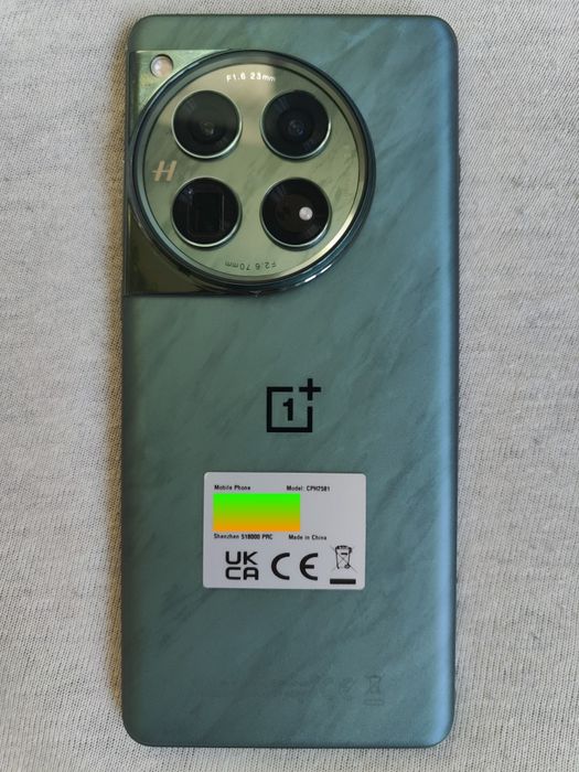 Продам OnePlus 12