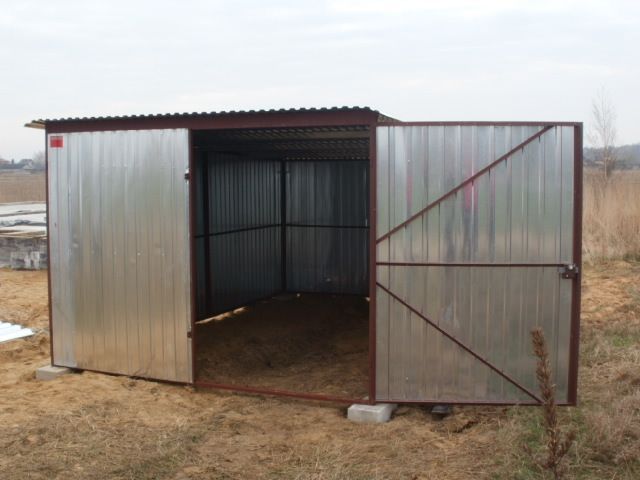 Garaz / Pakamera na budowe