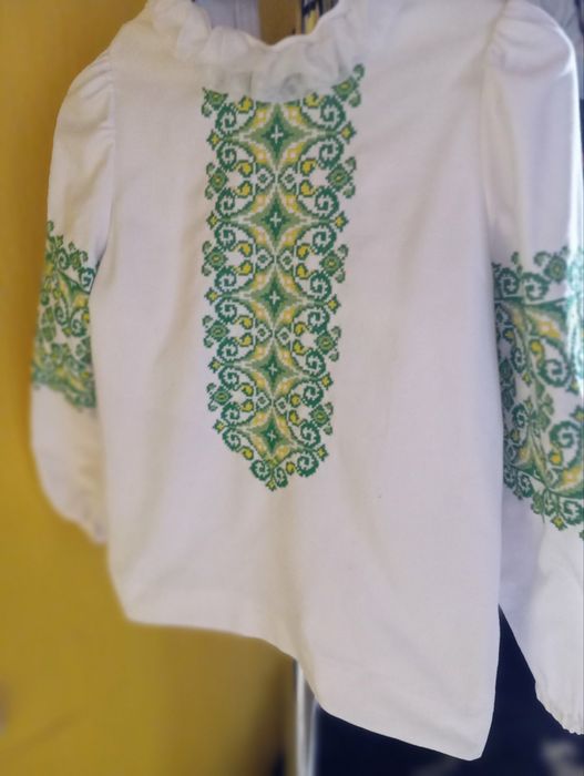 Вишиванка ручна робота на дівчинку 6-9 років,зріст до 140 см