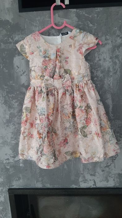 Sukienka wizytowa w kwiaty, złota nitka, kokarda George, rozm. 92