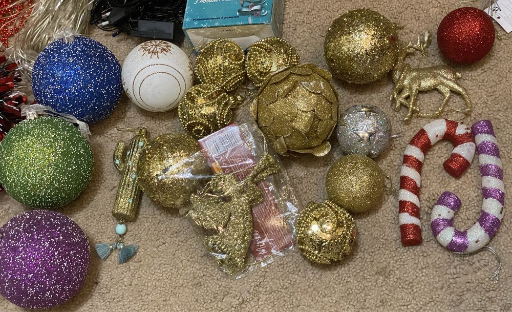 Ялинкові прикраси