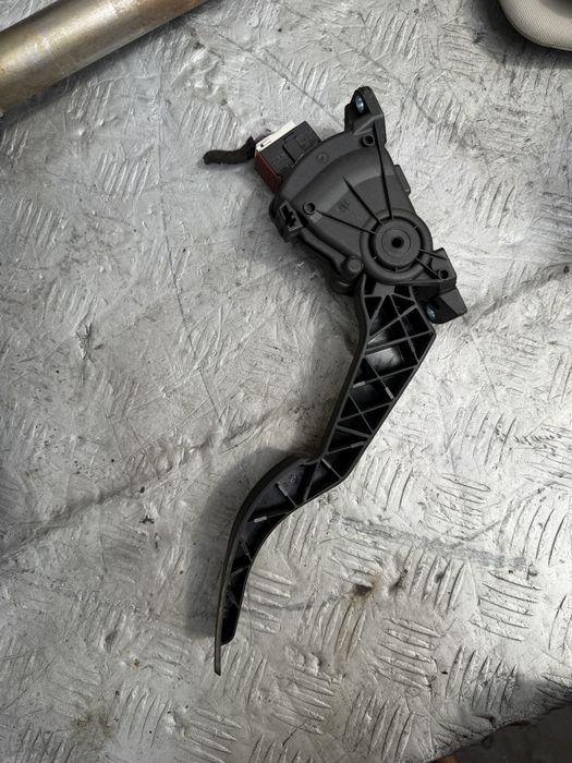 Педаль газа 159 год 07 alfa romeo 159