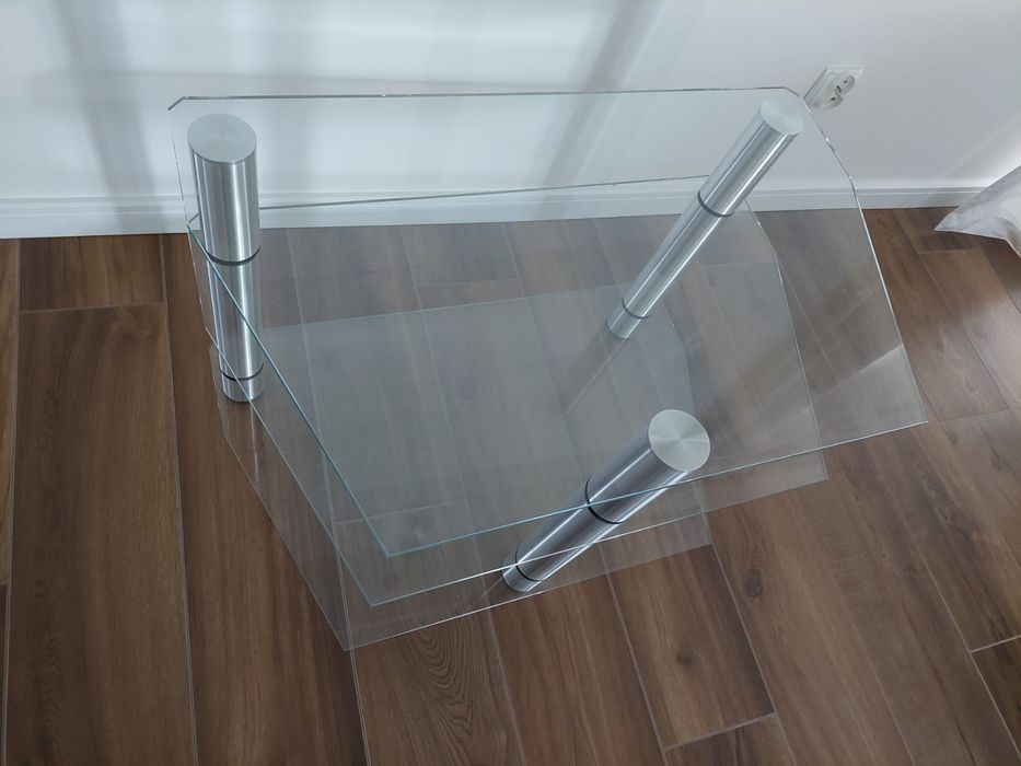 Stol szklany pod telewizor