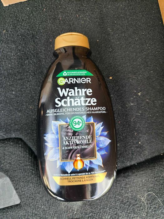 Garnier Wahre szampon aktywny węgiel, czarnuszka