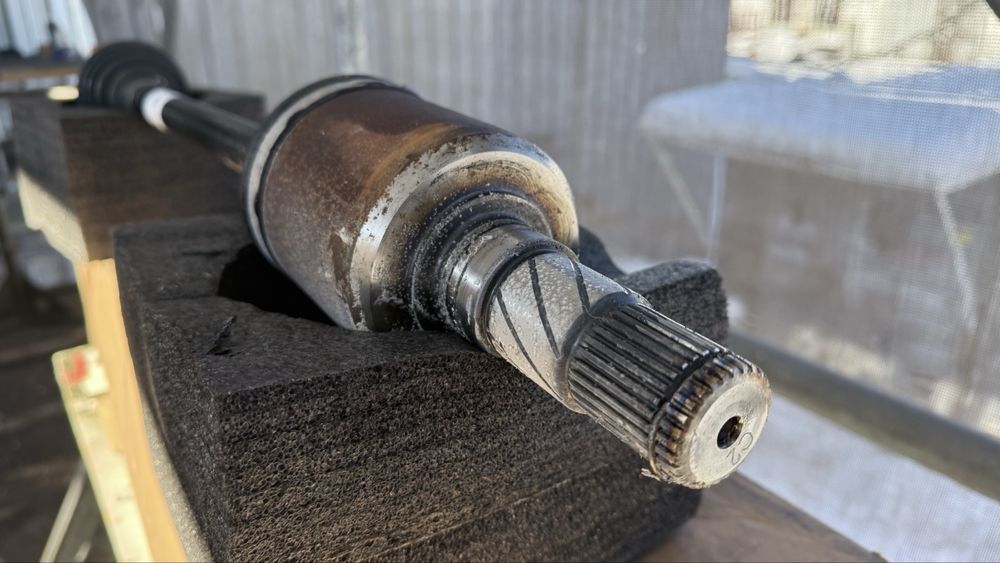 Напіввісь, полуось Tesla X/S, plaid 2021-2026 років