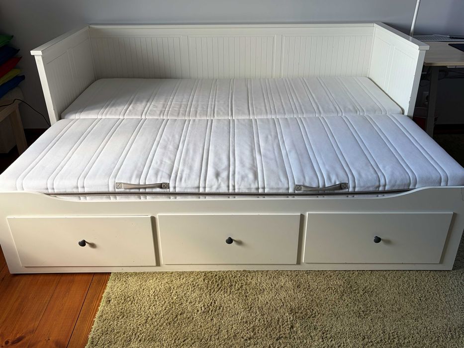 Łóżko Hemnes z materacami