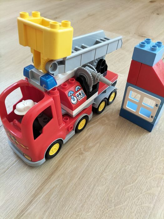 Lego Duplo wóz strażacki