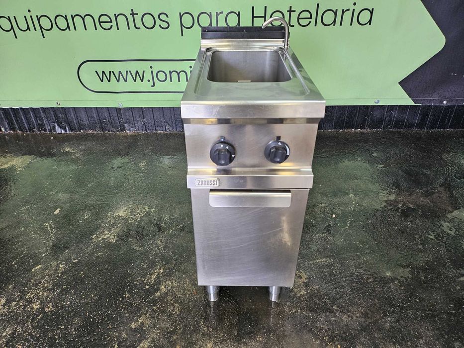 Cozedor de massas a gás