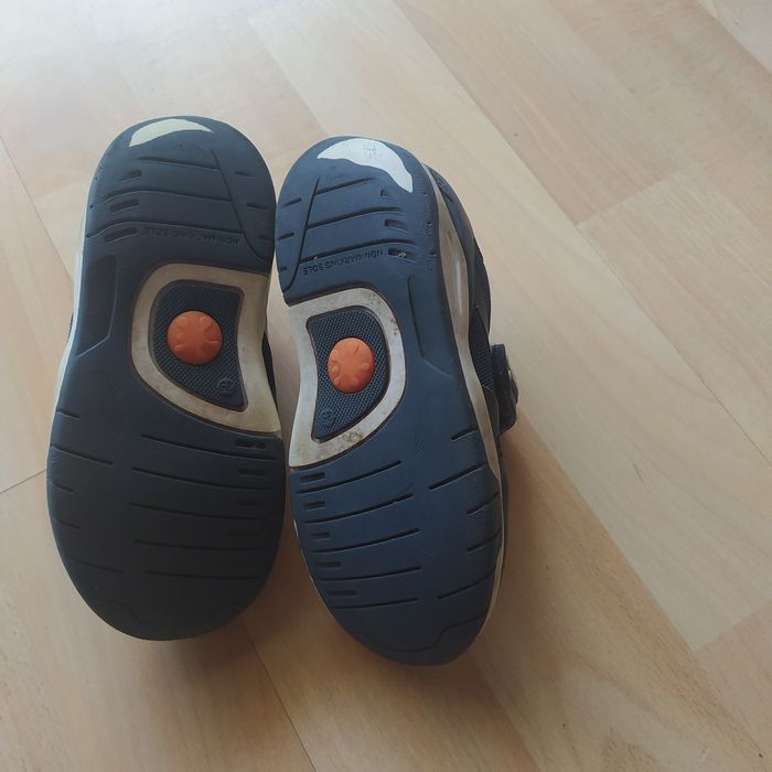 Sapatilhas Biomecanics 25