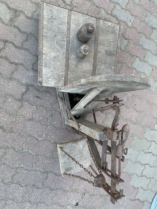 Stara waga odważniki