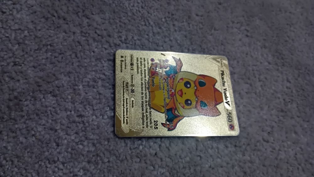 Vendo 9 cartas douradas  1 metálica  Pokemon