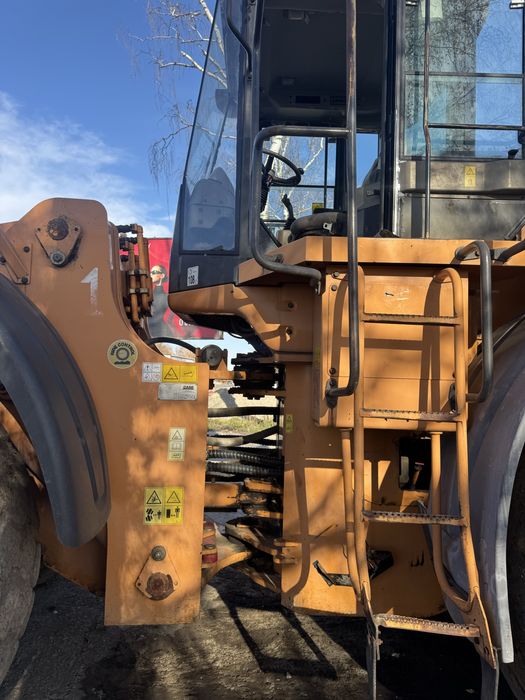Навантажувач CASE 1221 CAT JSB VOLVO