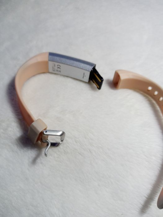 Лот фітнес-браслетів.