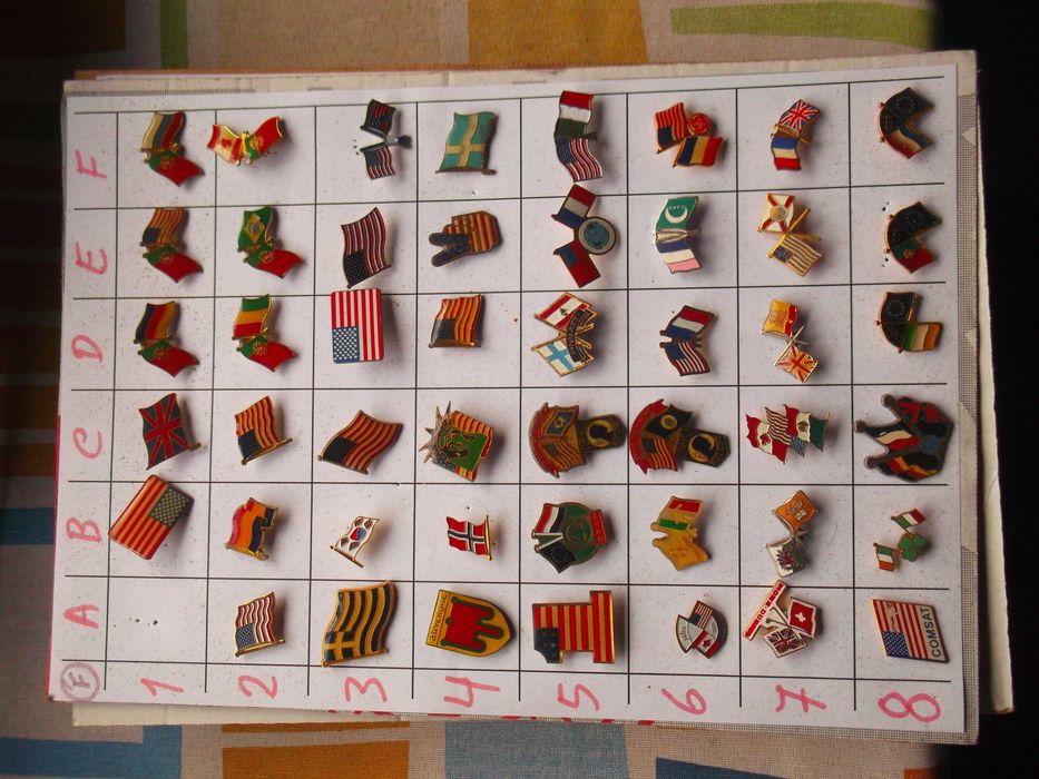 Pins de coleção de vários temas