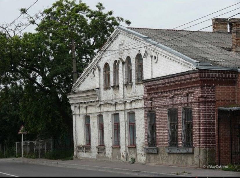 Продам 4-кімнатну квартиру у старому місті