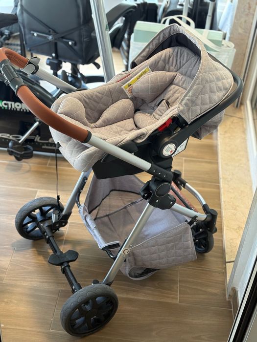 Carrinho de bebé - Trio