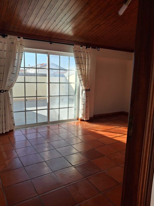 Apartamento T1 No Primeiro andar de uma moradia