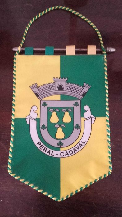 brasão da Freguesia de Peral, Cadaval: medalha, estandarte e prato