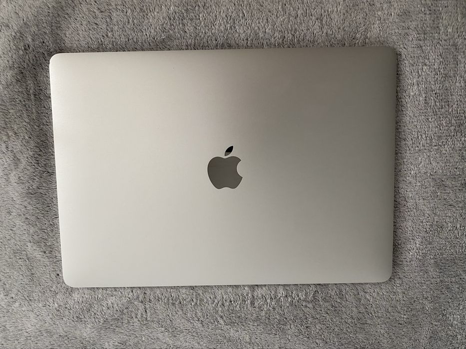 MacBook Pro 13,3”