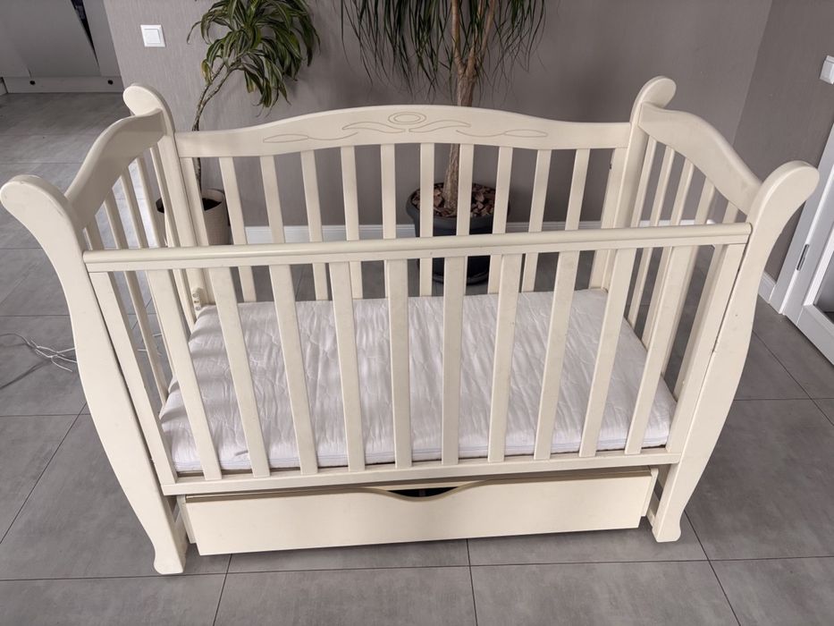 Ліжко Верес з маятником і матрацом Veres