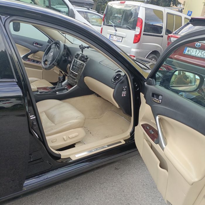 Lexus IS 220d spędzam