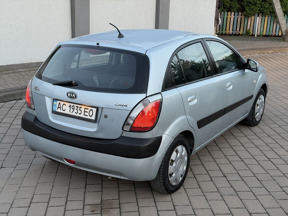 Kia Rio 1.6d в гарному стані цікавить обмін