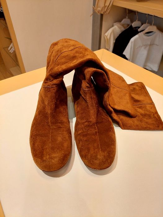 Замшеві чоботи Prada