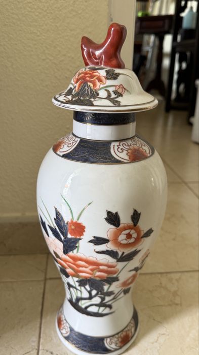 Jarra chinesa com tampa