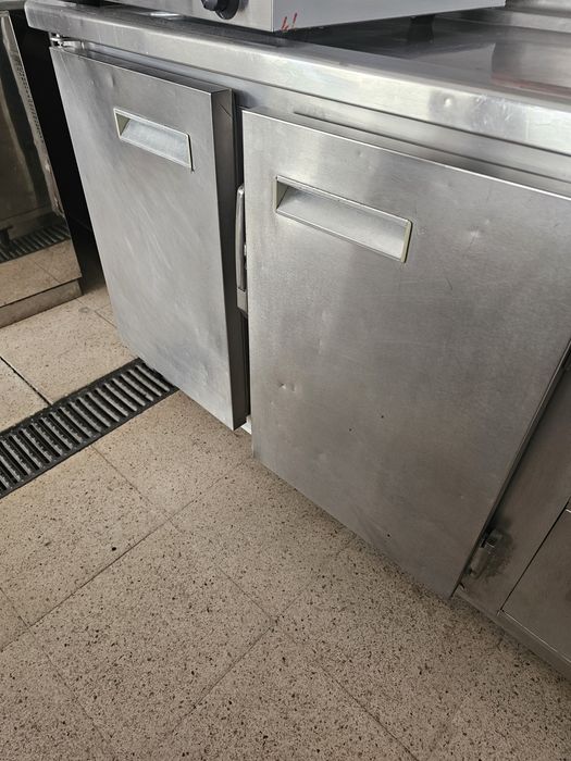 Bancada refrigerada com cuba