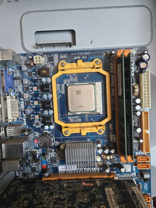 Комп'ютер системний блок материнська плата процессор