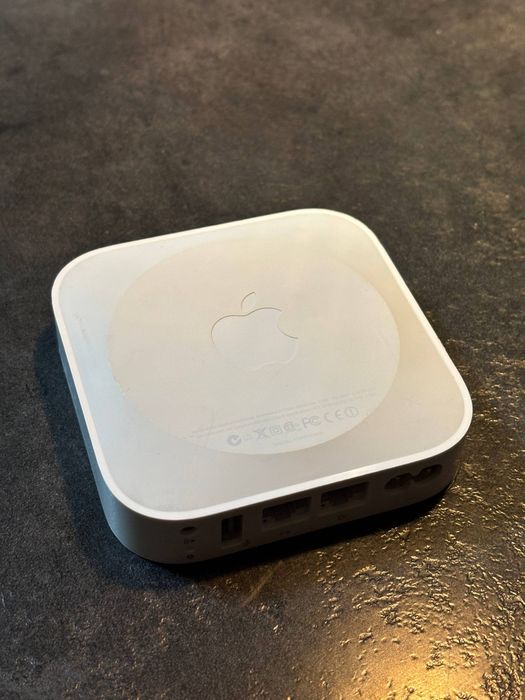 Продаю Apple AirPort Express A1392 (MC414)