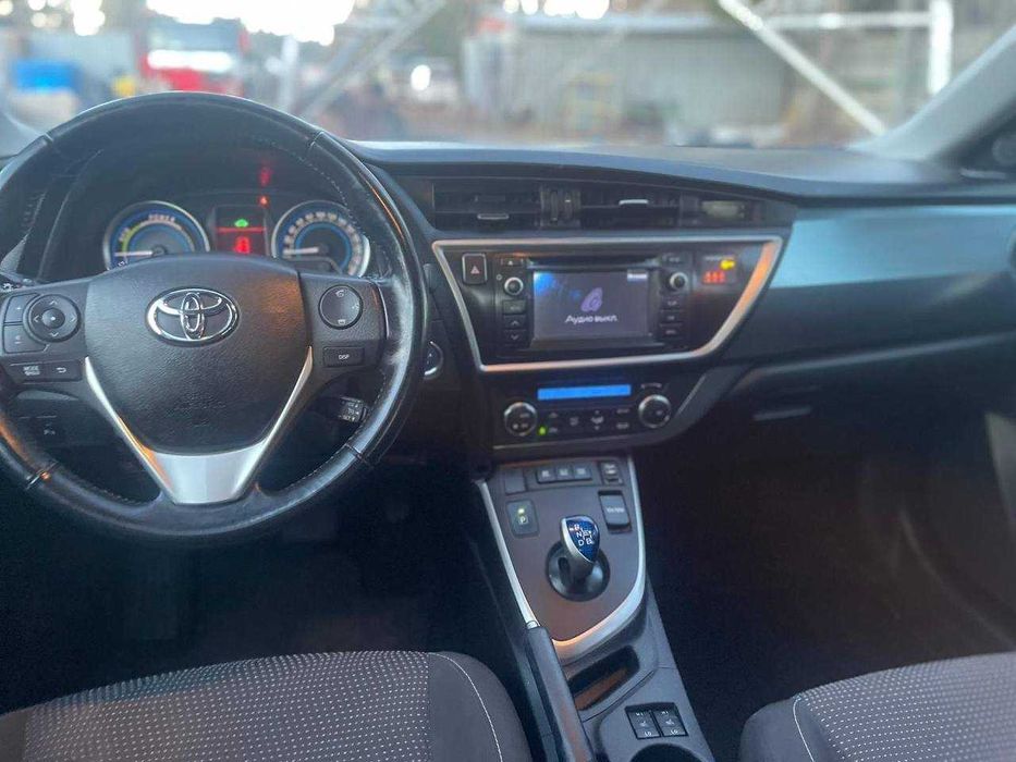 Здам в оренду/ прокат TOYOTA AURIS 1.8 ГАЗ HYBRID