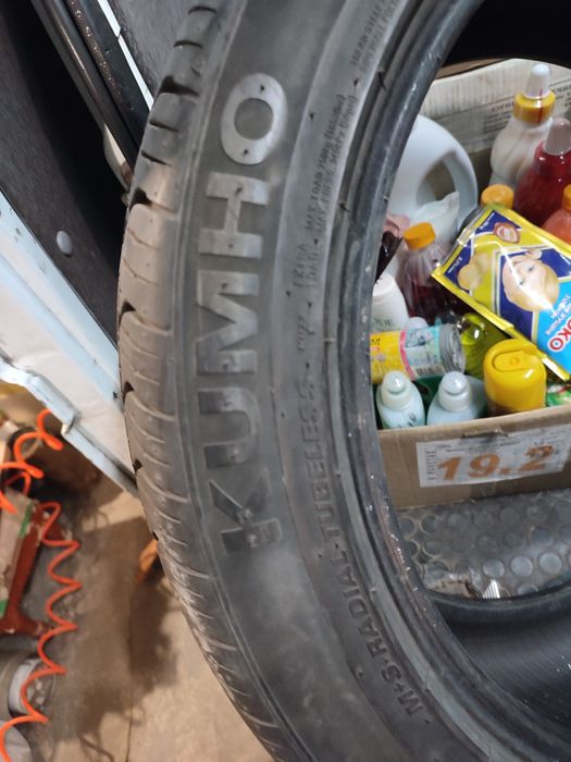 Пара резини Kumho 235/45/R18