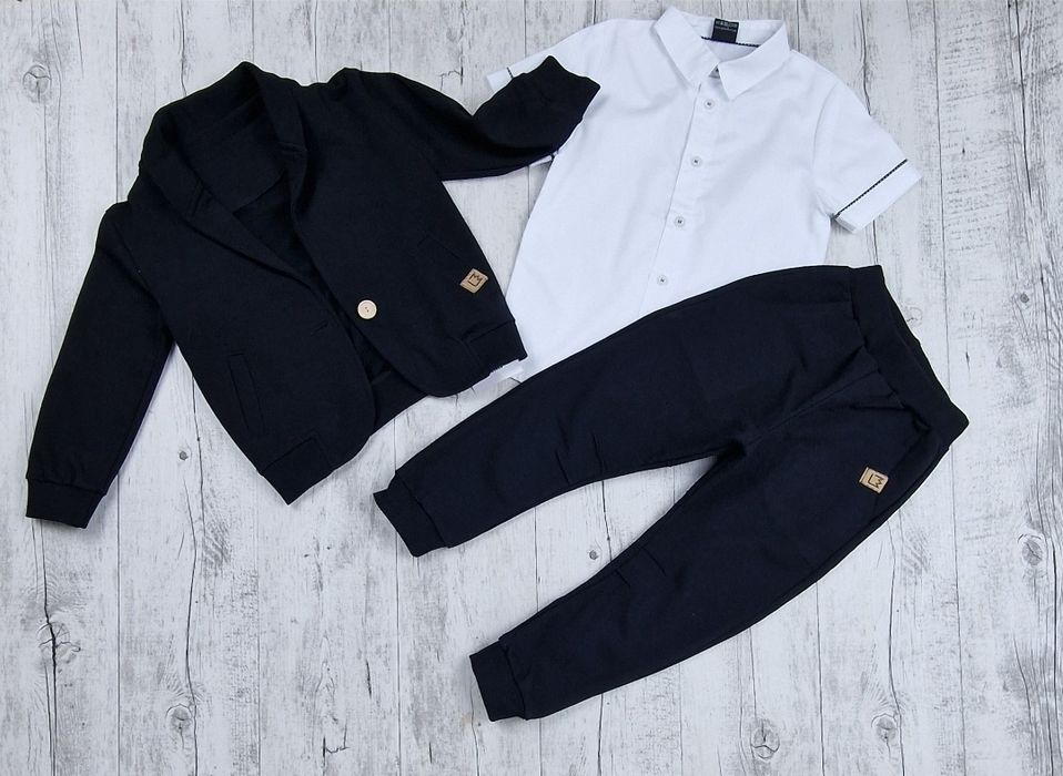 Garnitur chlopiecy 92/98 czarny  bawełniany Marynarka bluza I spodnie