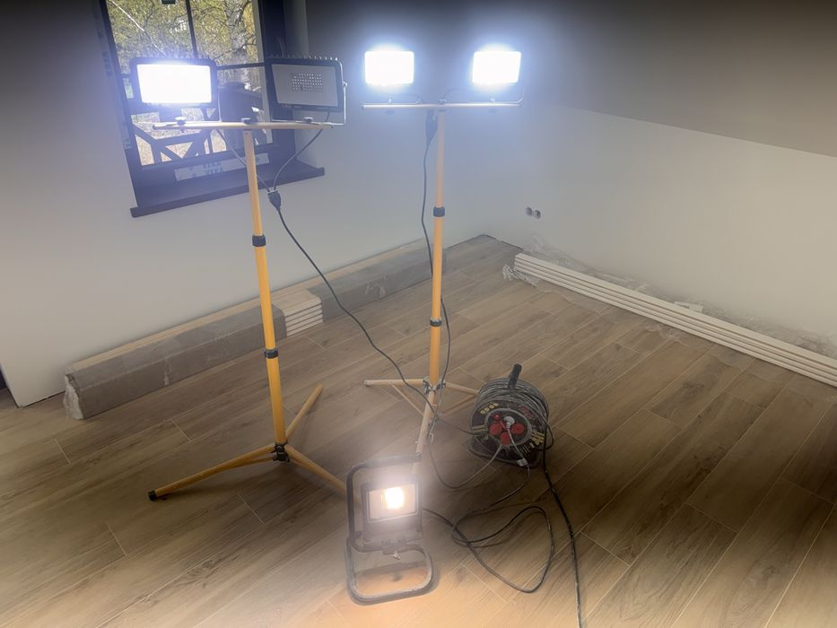 Budowlane naświetlacze LED (1x50W + 2x50W + 1x50W)
