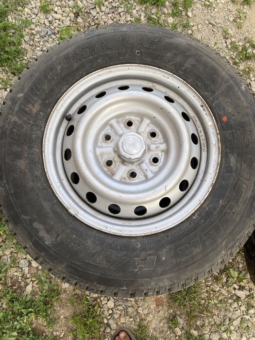 Тільки резина Bridgestone 205/55 r16 від Mitsubishi L200