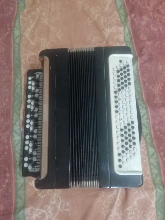 Баян Этюд старий грає