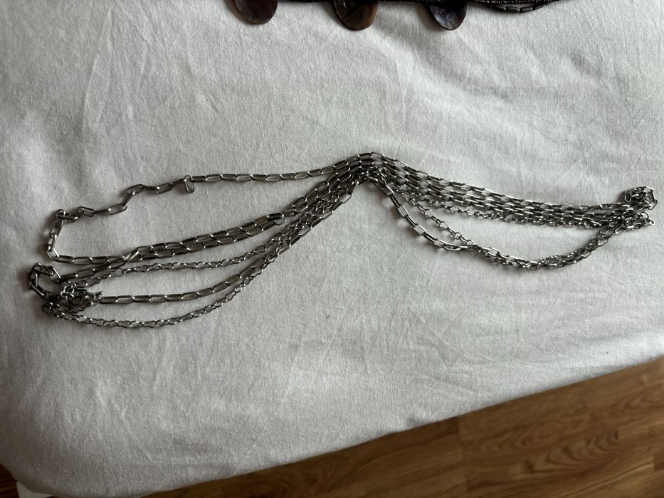 Toda a bijuteria por 4 €