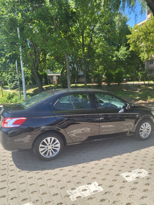 Peugeot 301 rok 2016 automat
