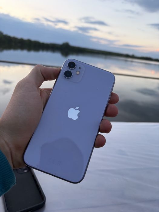 Продам iPhone 11 128g