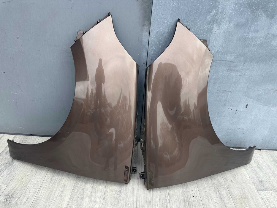 Renault Grand Scenic 3 Крыло правое Цвет TECNB - BROWN В наличии