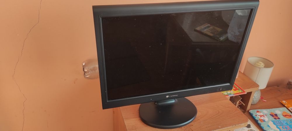 Monitor 19 cali Gateway LCD