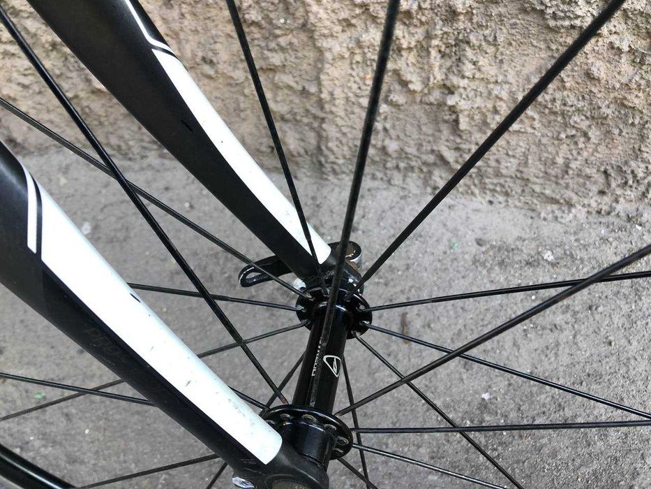 Велосипед "Cube cross race", оборудование Shimano sora 2x9. Рама 53 см