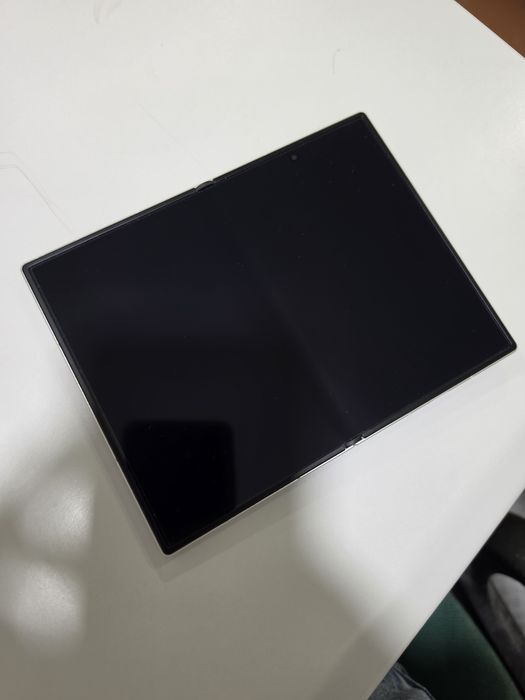Samsung ZFold8 excelente