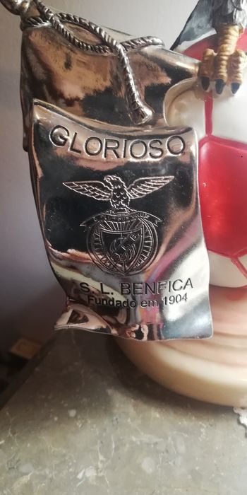 Trofeu Benfica  aguia com galhardete