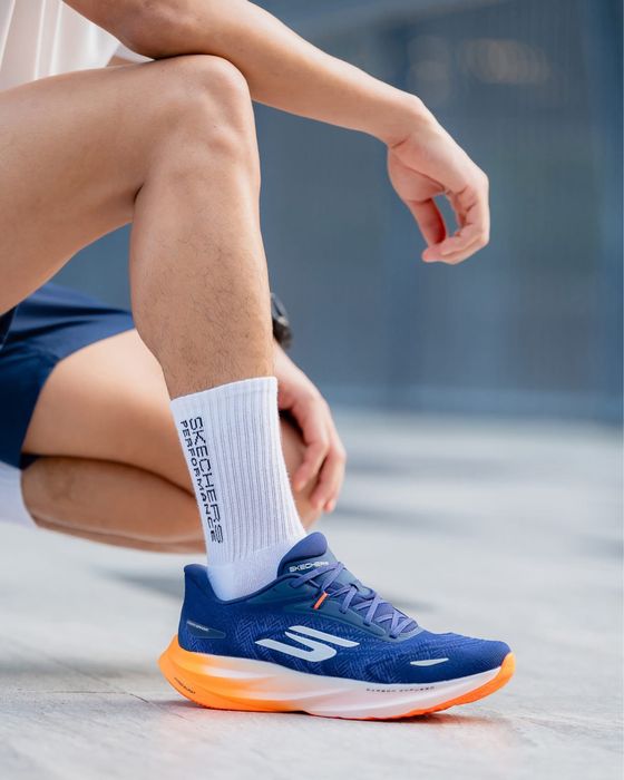 Skechers Aero Spark com placa de carbono