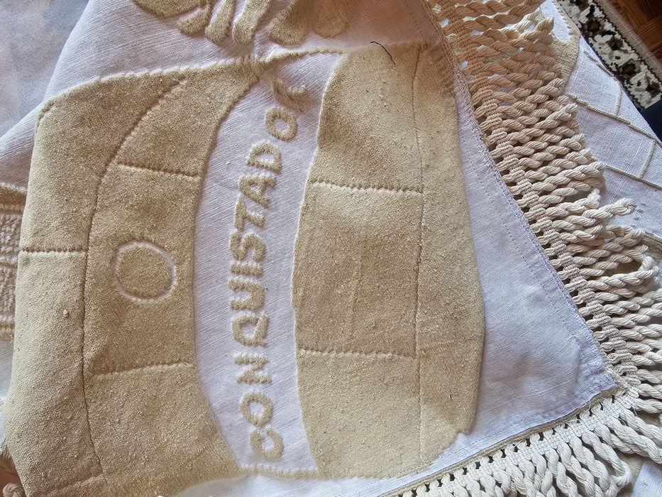 Colcha o Conquistador e Bege