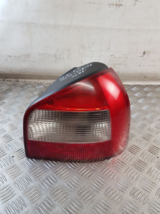 Lampa Prawa Tył Depo + Wkład Audi A3 8L 00R- Europa
