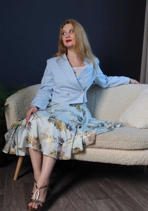 Костюми жіночі, сукні вечірні, весільні, випускні пошиття на замовленн